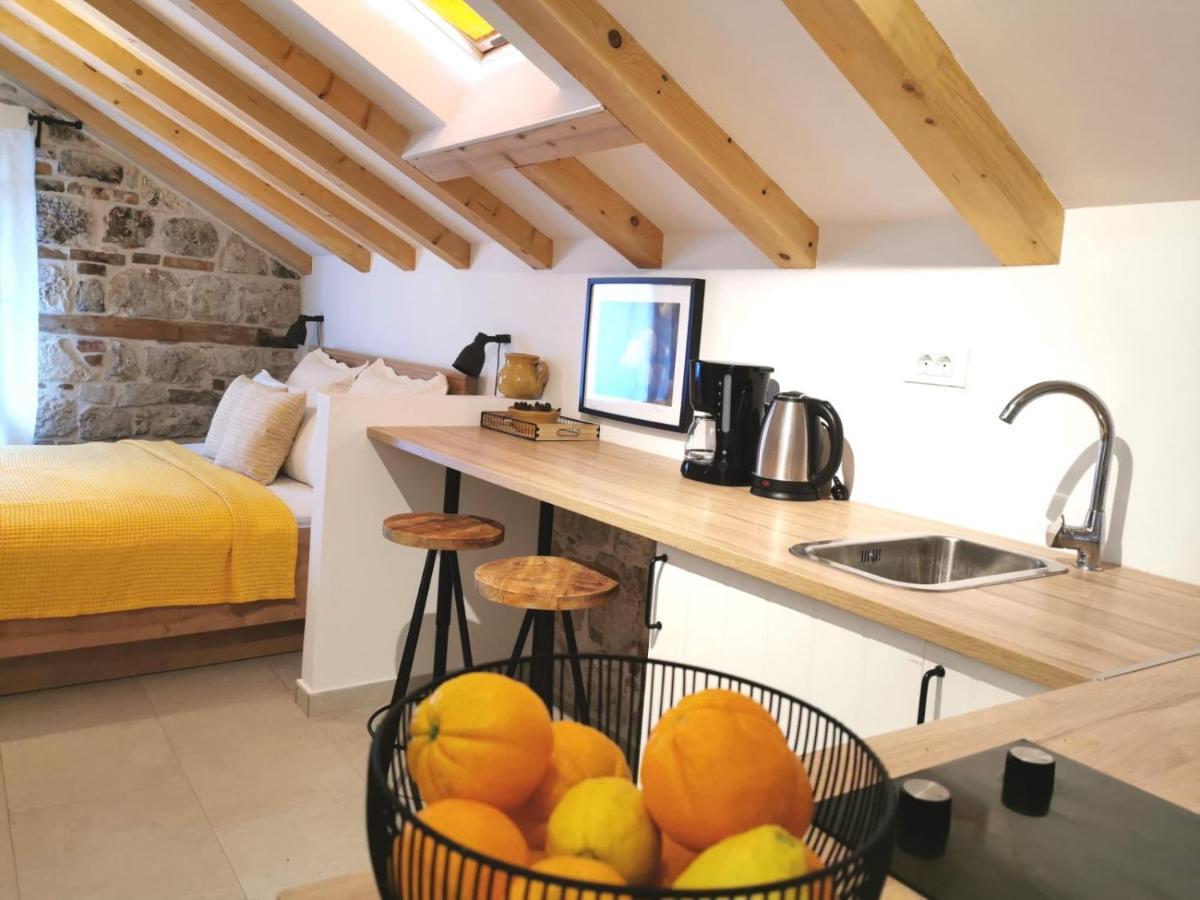 House Bava Hotel Vis Luaran gambar
