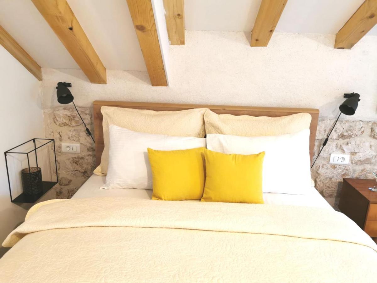 House Bava Hotel Vis Luaran gambar