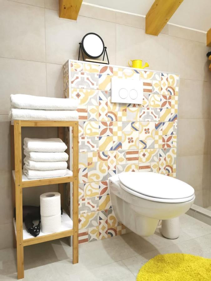 House Bava Hotel Vis Luaran gambar