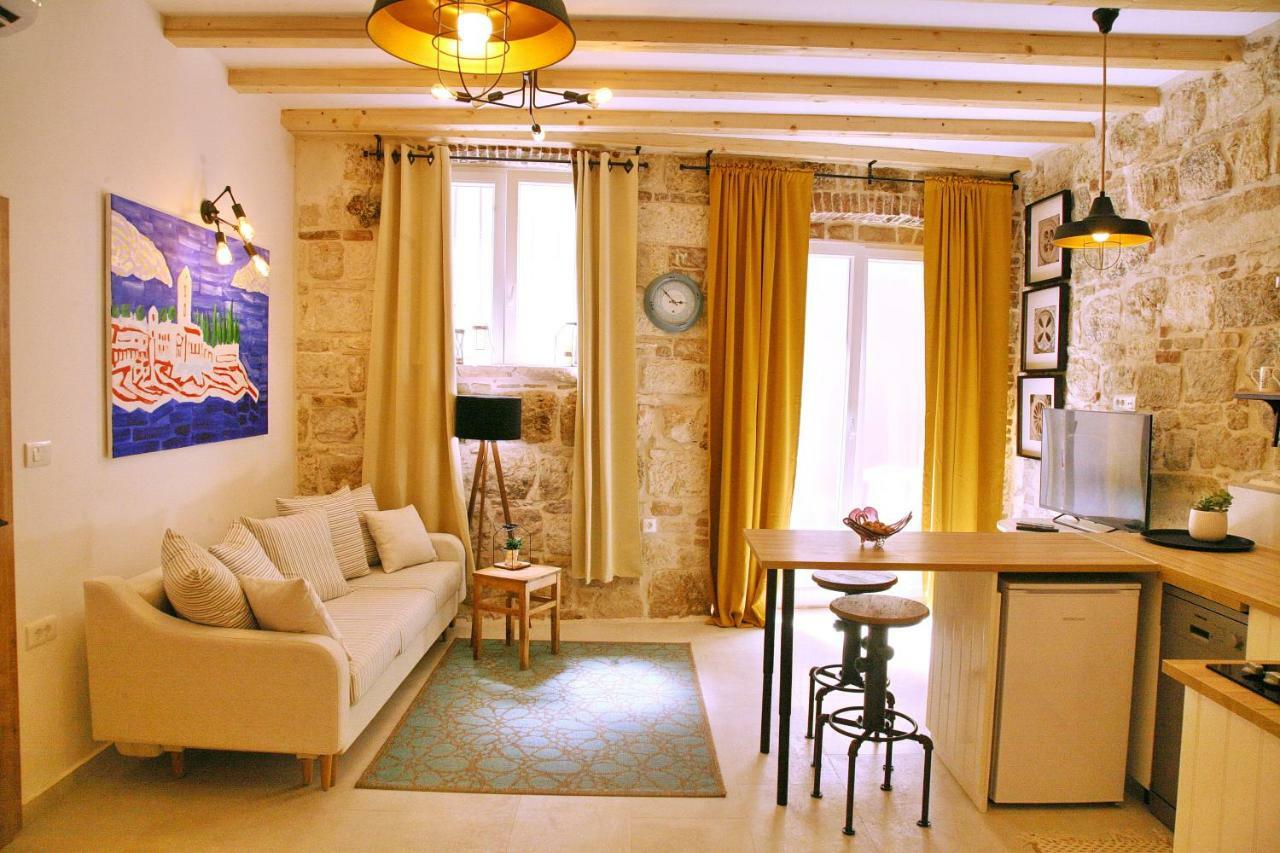 House Bava Hotel Vis Luaran gambar